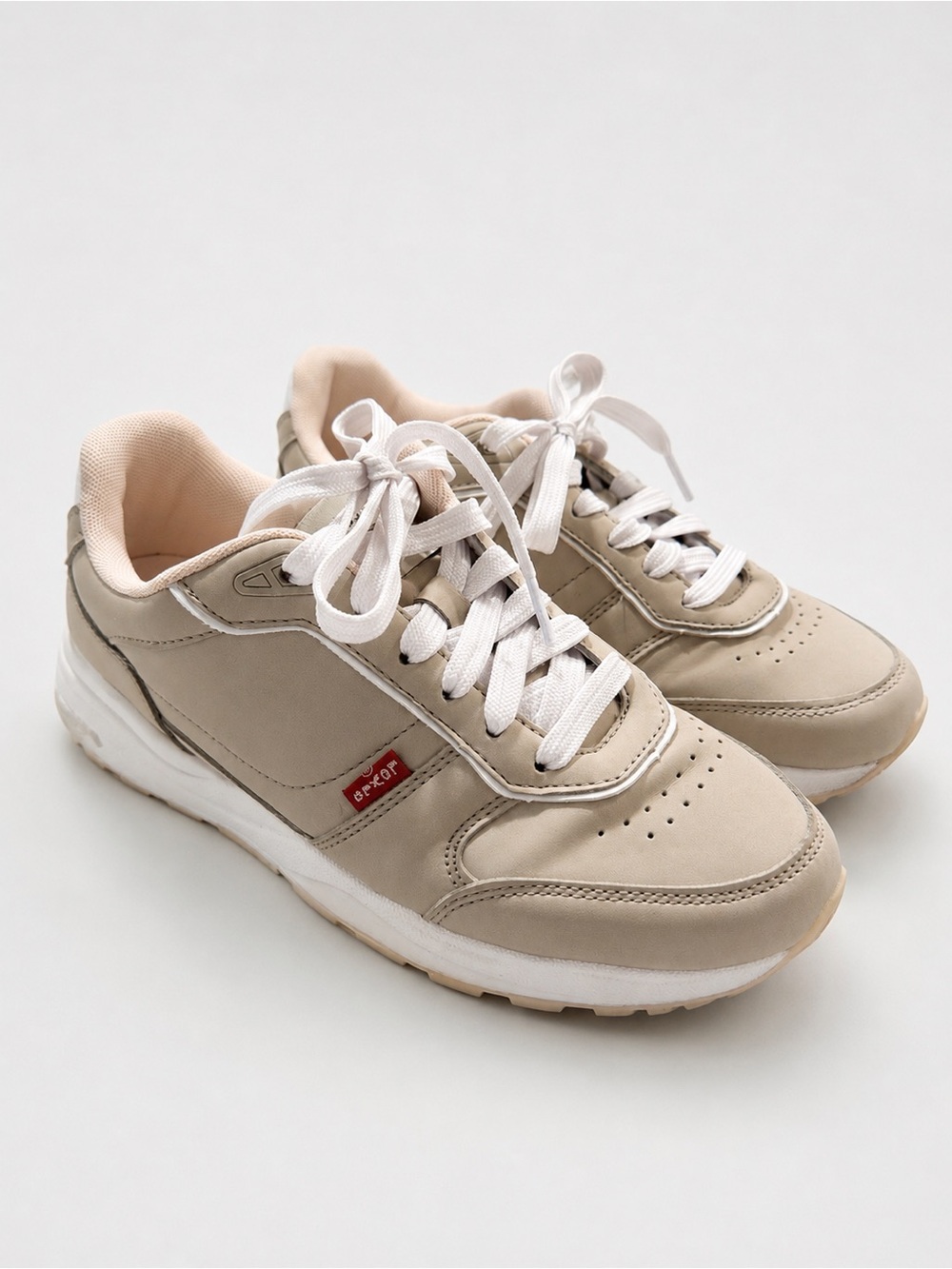 Levi's Beige and White Women's Sneakers